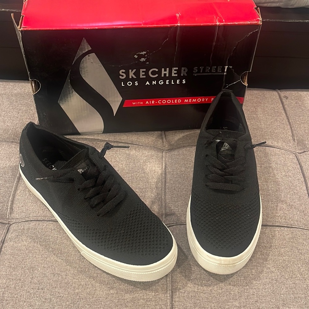 Skechers Poppy - day to day NWB sz10